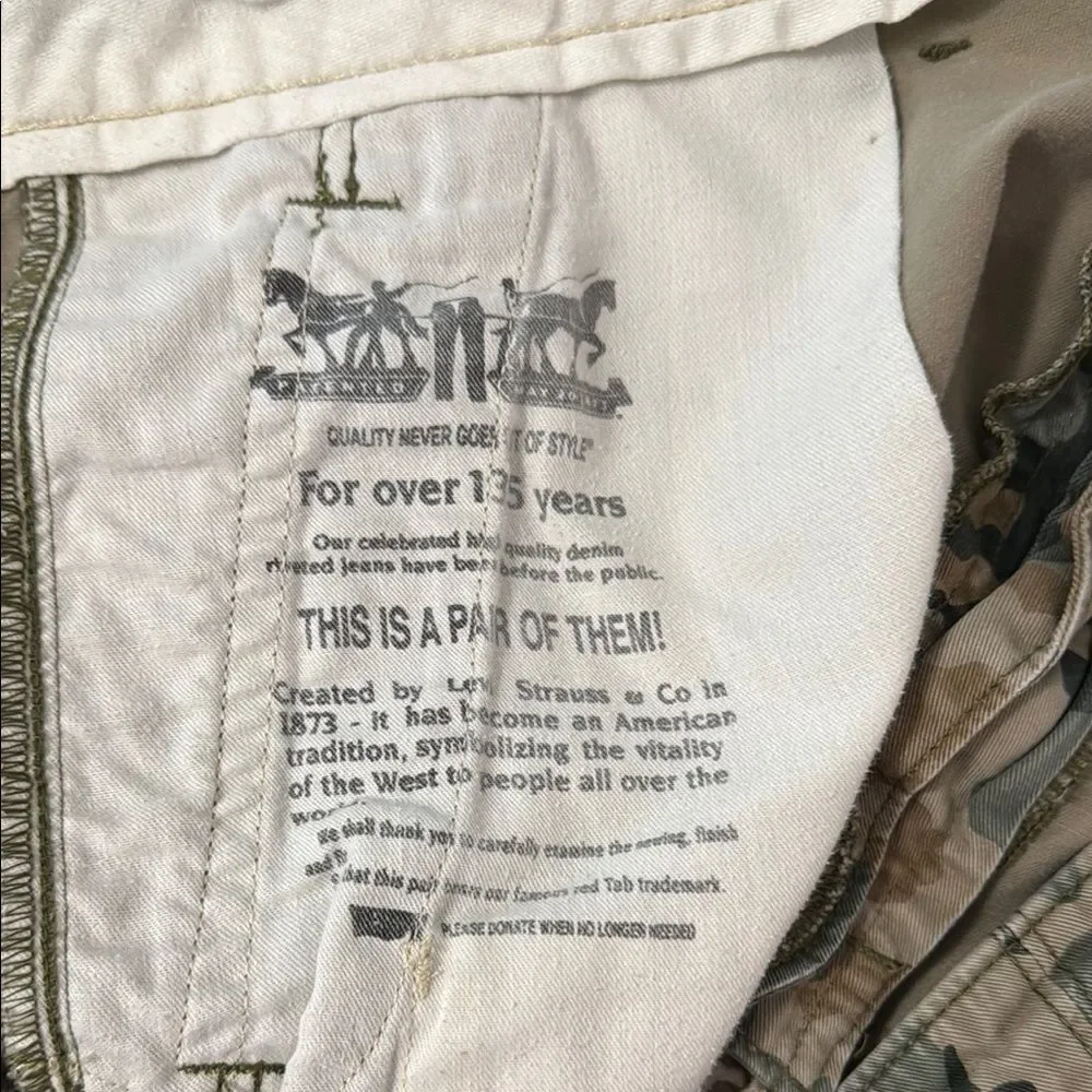 Levi’s Camo Cargo Shorts Men’s 40 Green Brown Camouflage Cotton Casual